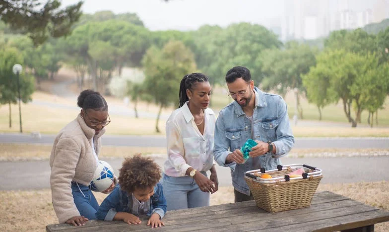 El Extraño en la Casa de Mi Nuera: Una Familia Dividida